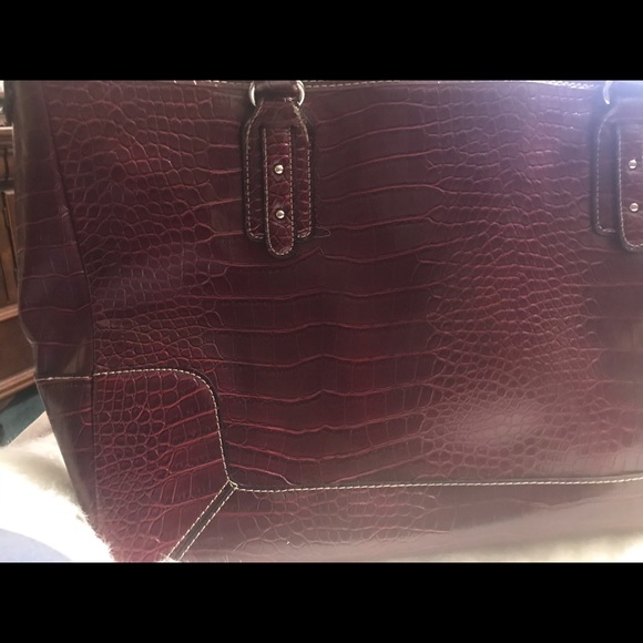 Handbag - Picture 3 of 16